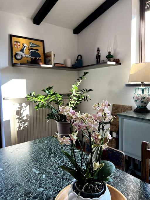 Apartment In Villa La Carruba リヴェルガーロ エクステリア 写真