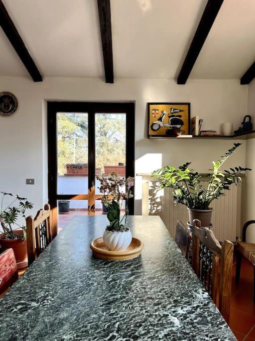 Apartment In Villa La Carruba リヴェルガーロ エクステリア 写真