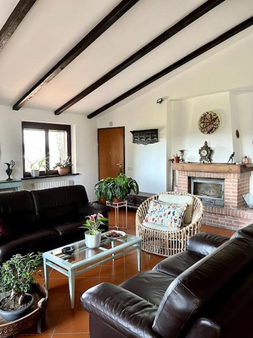 Apartment In Villa La Carruba リヴェルガーロ エクステリア 写真