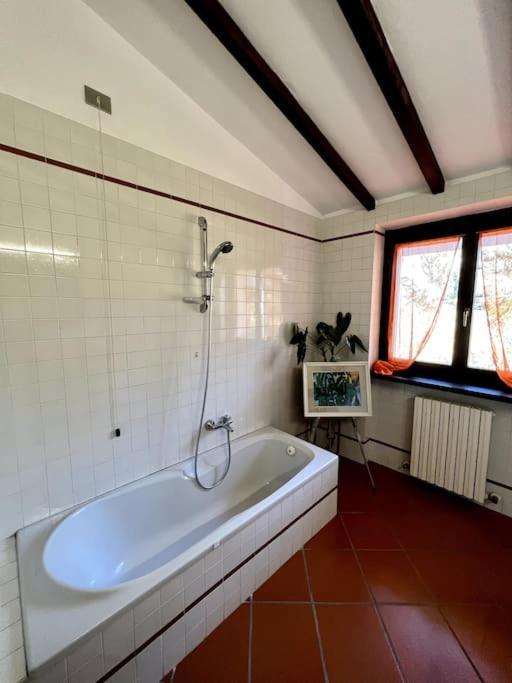 Apartment In Villa La Carruba リヴェルガーロ エクステリア 写真