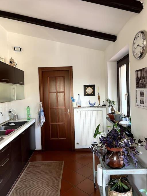 Apartment In Villa La Carruba リヴェルガーロ エクステリア 写真
